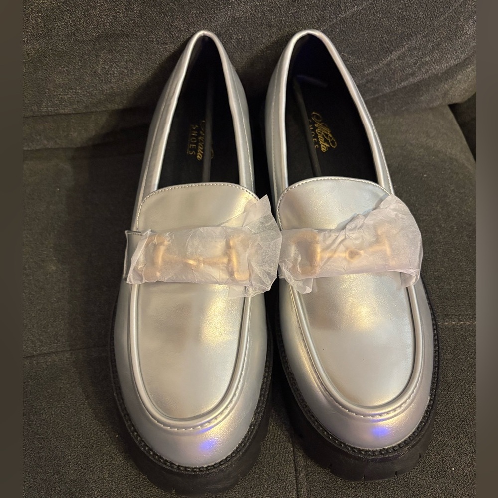 NIB- Mata Show Stopper loafers- Women’s size 10/11 (41)